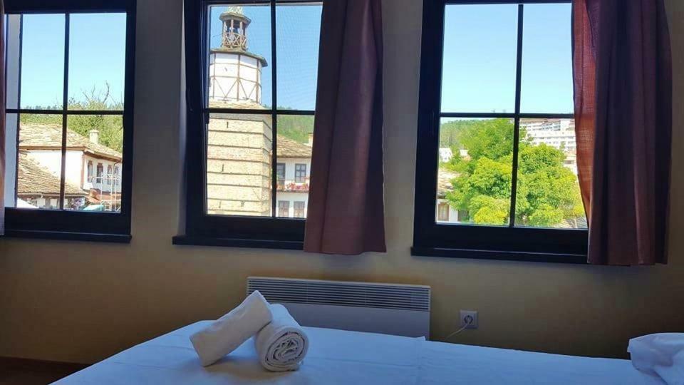 Часовника Hotel Tryavna Exterior foto